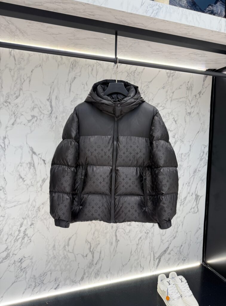 ルイ・ヴィトン「Louis Vuitton」‌秋冬 フード付きダウンジャケット