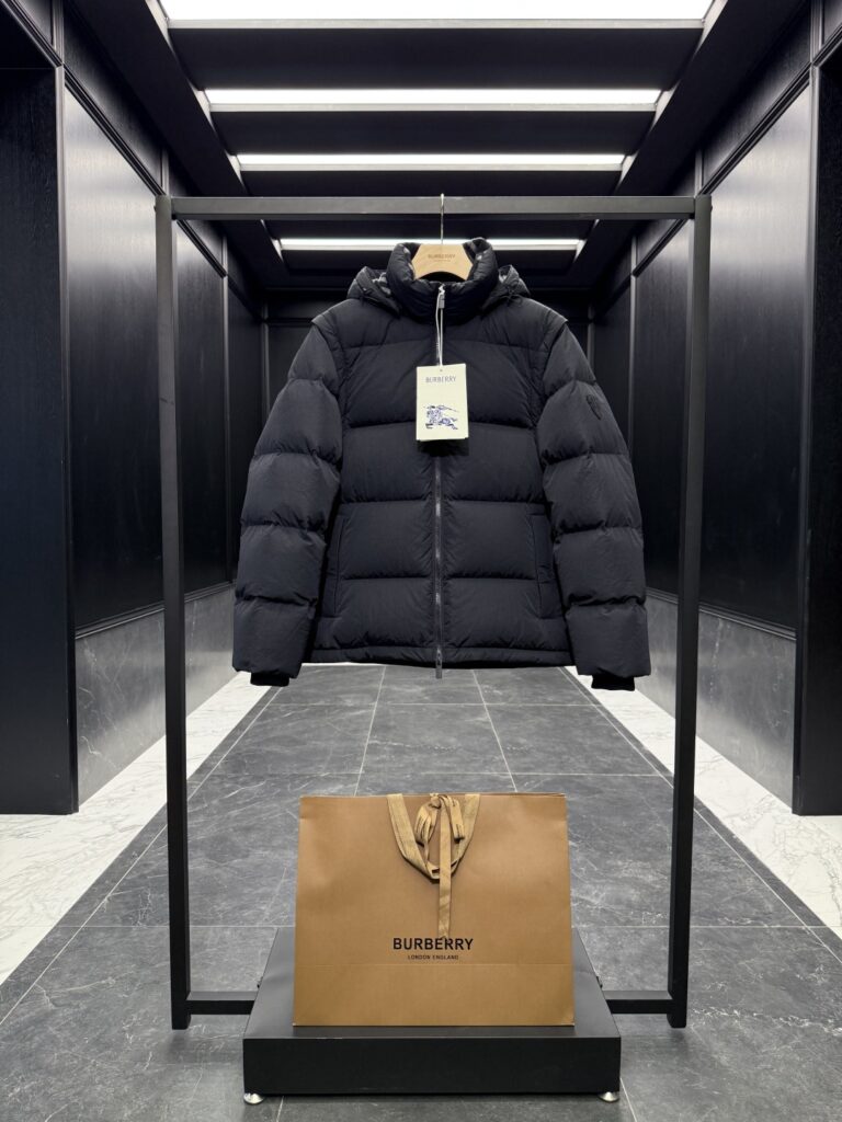 バーバリー「Burberry」秋冬着脱式袖＆フード付きダウンジャケット【超おすすめ】