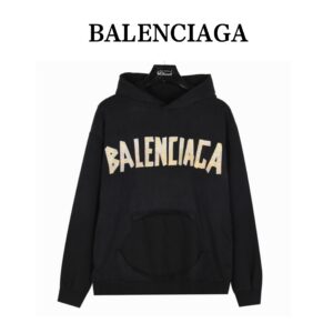 バレンシアガ「Balenciaga」 スクラッチ「磨破」とマスキングテープ「胶带」デザインのフード付きスウェットシャツ
