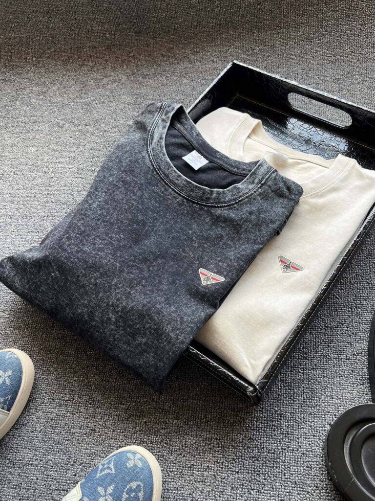 プラダ Prada メンズ リワークドウォッシュド クルーネックTシャツ