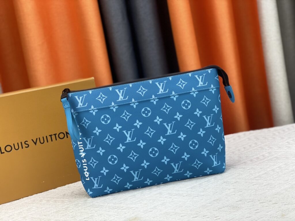 ルイ・ヴィトン「Louis Vuitton」ポシェット･ヴォワヤージュ スープル