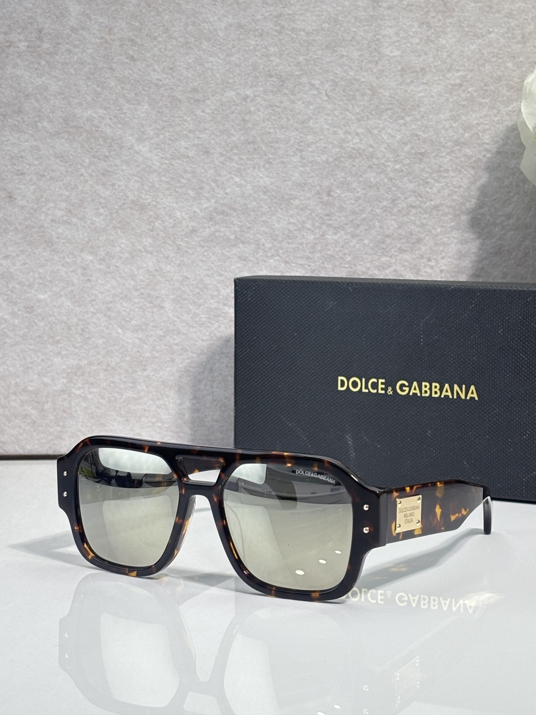 【希少入荷】D&G ドルチェアンドガッバーナ トレンドサングラス「カジュアル通勤用」
