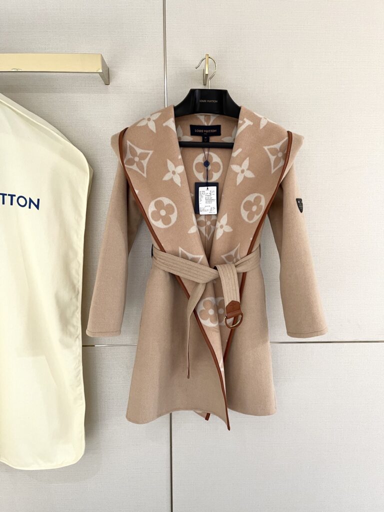 ルイ・ヴィトン「Louis Vuitton」秋冬 レディース ワップルフードロングコート