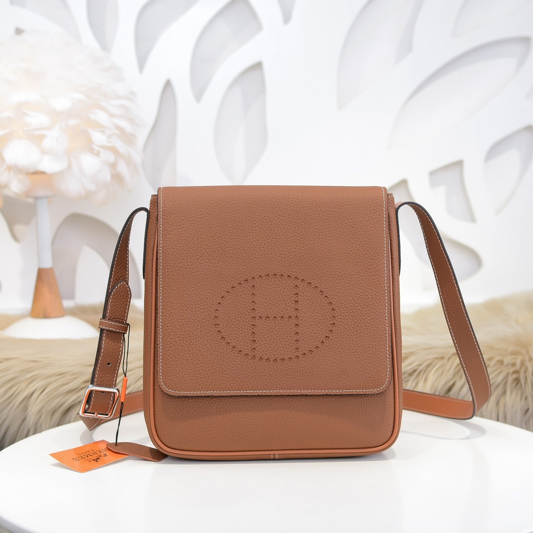 エルメス エヴリン メッセンジャーバッグ「Evelyne Messenger Bag」