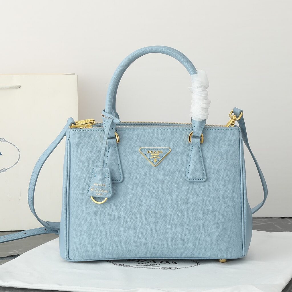 プラダ ガレリア ミディアム ソフトグレインレザー バッグ 「Galleria Bag」