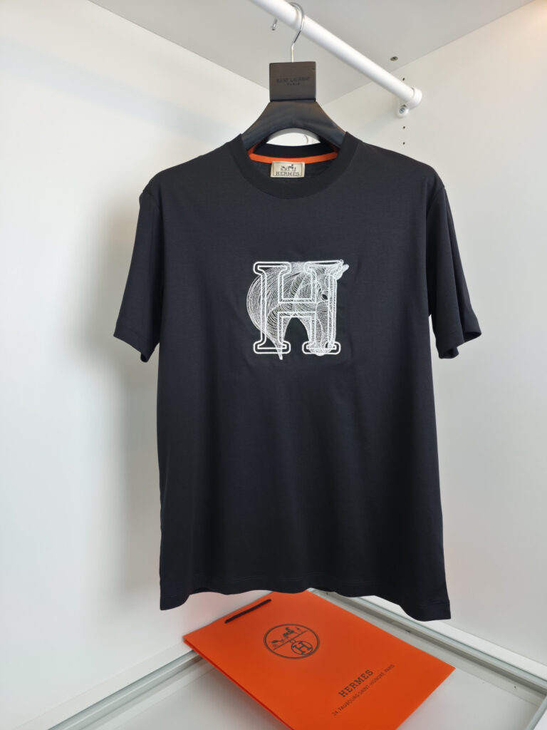 エルメス「Hermès」 クルーネックTシャツ 軽やかな着心地 春夏新作