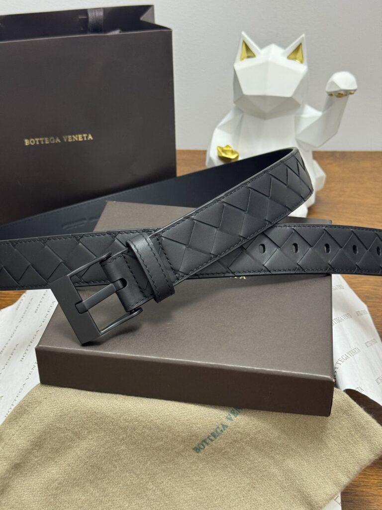 【ブランド品入庫】Bottega Veneta 上質素材ラグジュアリーベルト「全長約 100cm」