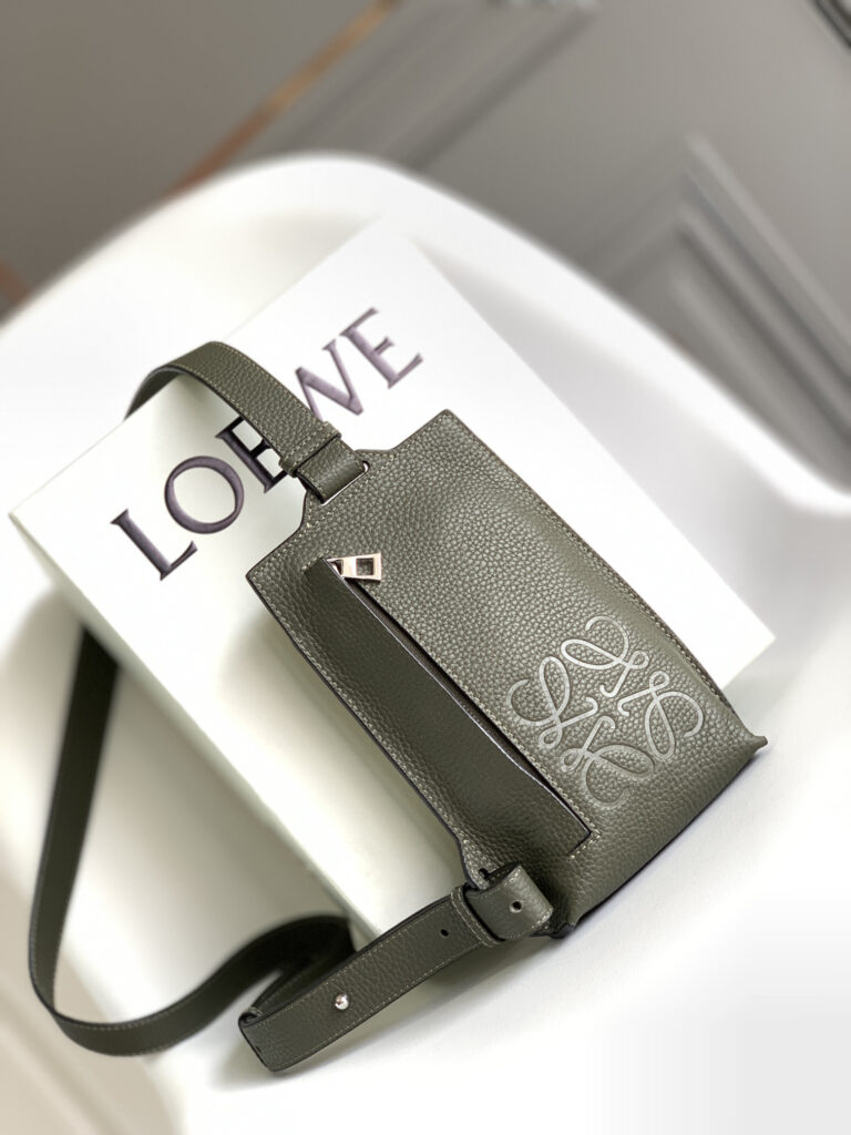 ロエベ「Loewe」ショルダーバッグ｜伝統と革新が出会うプレミアムレザー