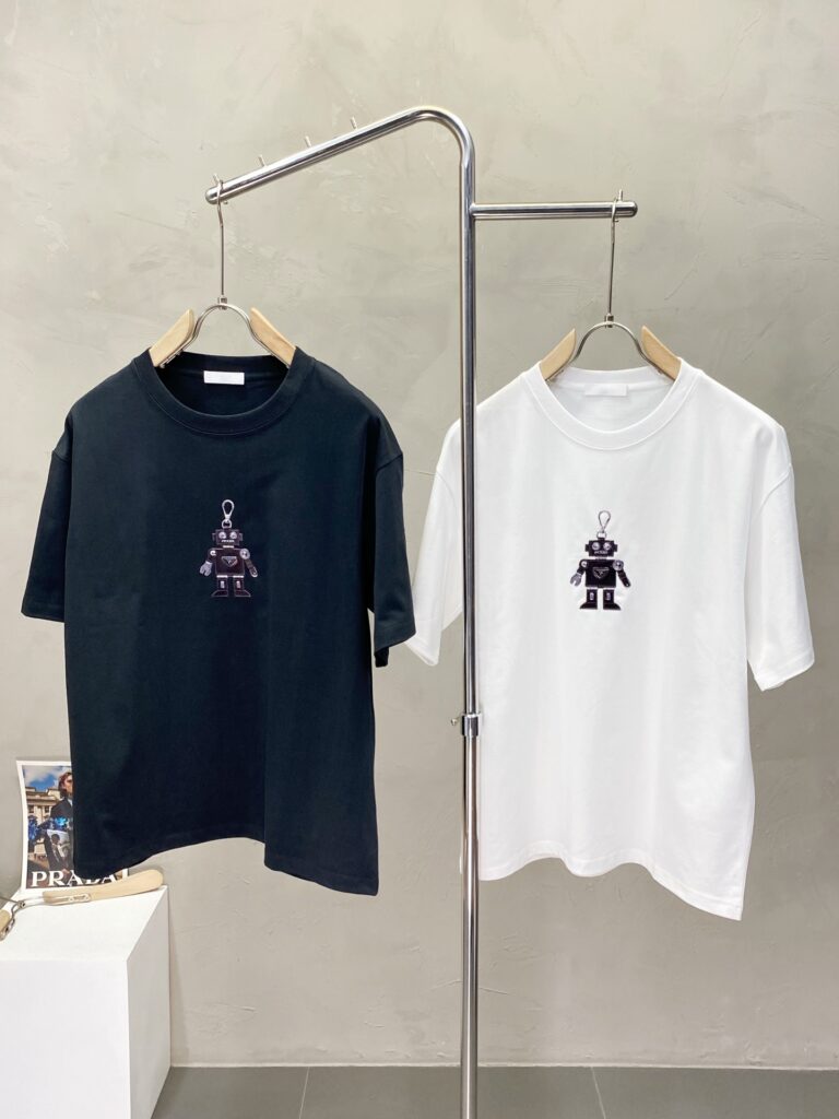 プラダ Prada エクスクルーシブ メンズ リラックスフィット ショートスリーブTシャツ