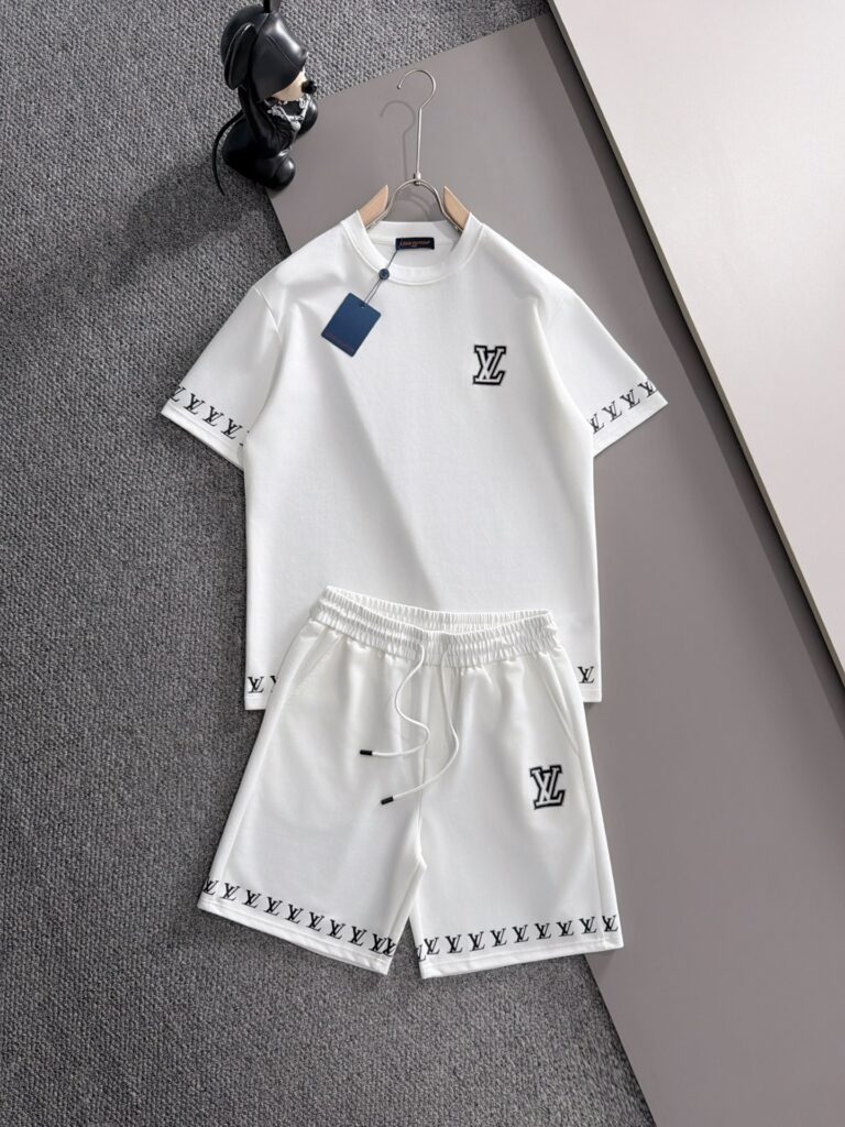 ルイ・ヴィトン サマーセットアップ リラックス 「半袖/ハーフパンツ」