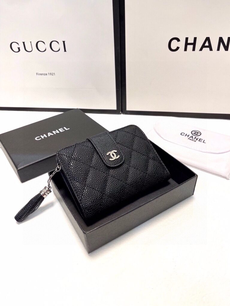 シャネル「Chanel」財布 多機能な小さな財布!