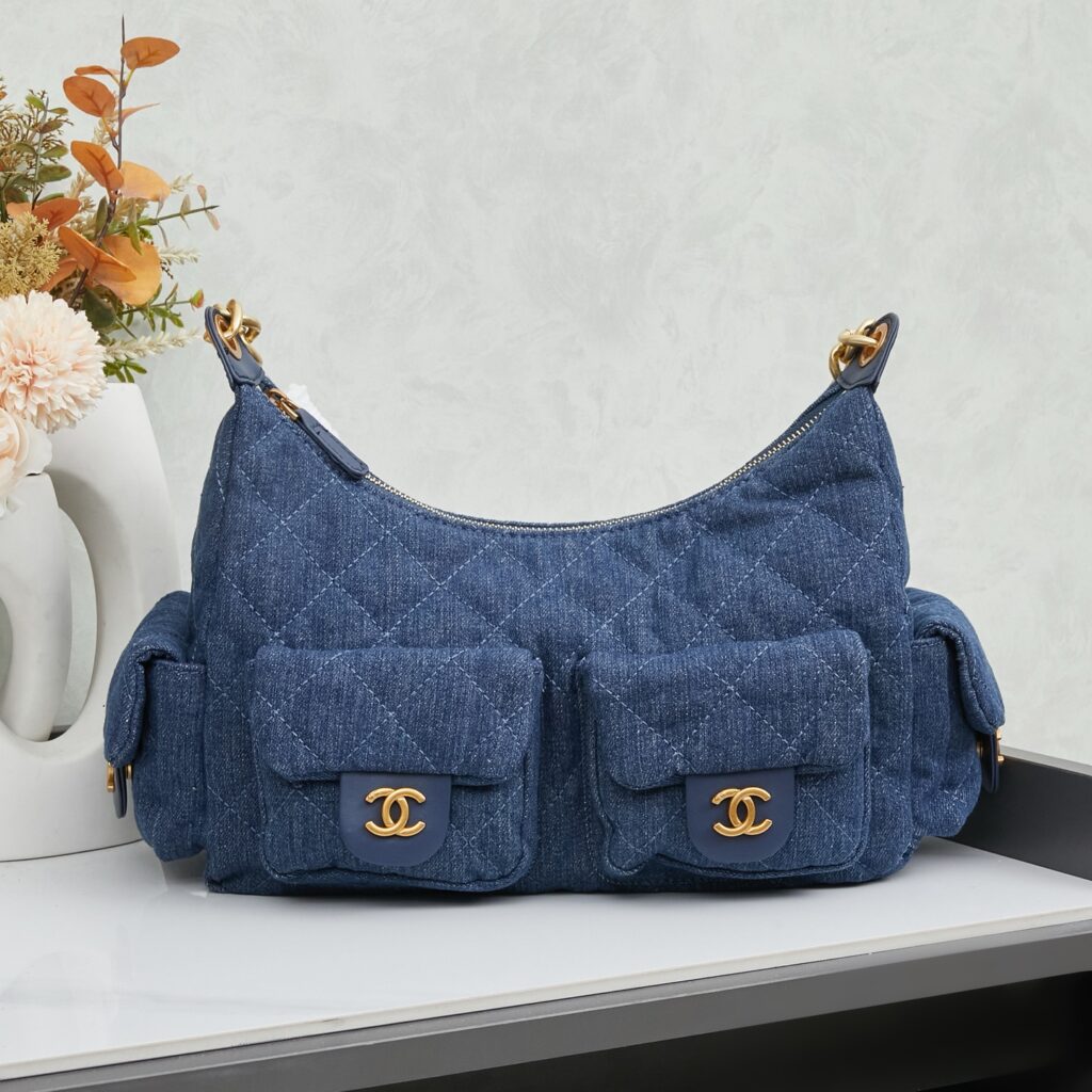 シャネル キルティング ホーボー バッグ「Hobo Bag」