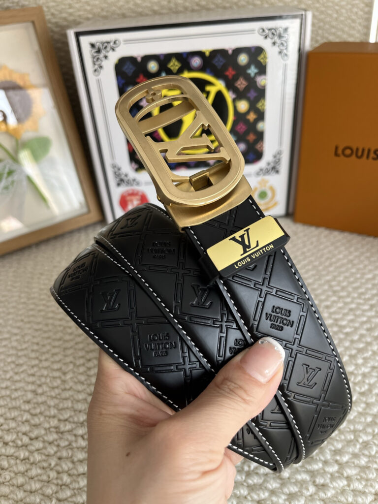 【新商品入荷】Louis Vuitton クラシックハイクオリティベルト「全長約 100cm」