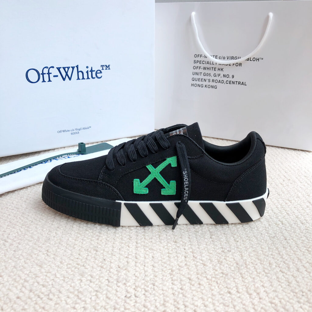 オフホワイト Vulc ローカット カジュアルスケートシューズ