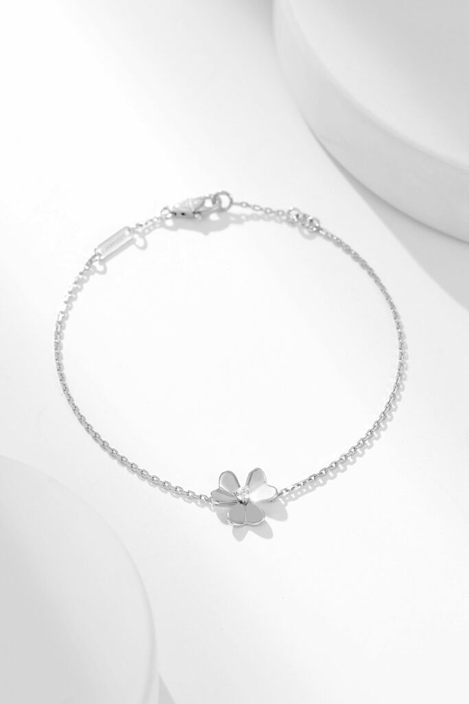 ヴァン クリーフ&アーペル「Van Cleef & Arpels」 Frivole 3-Flower 18Kホワイトゴールド ダイヤモンド ブレスレット12mm