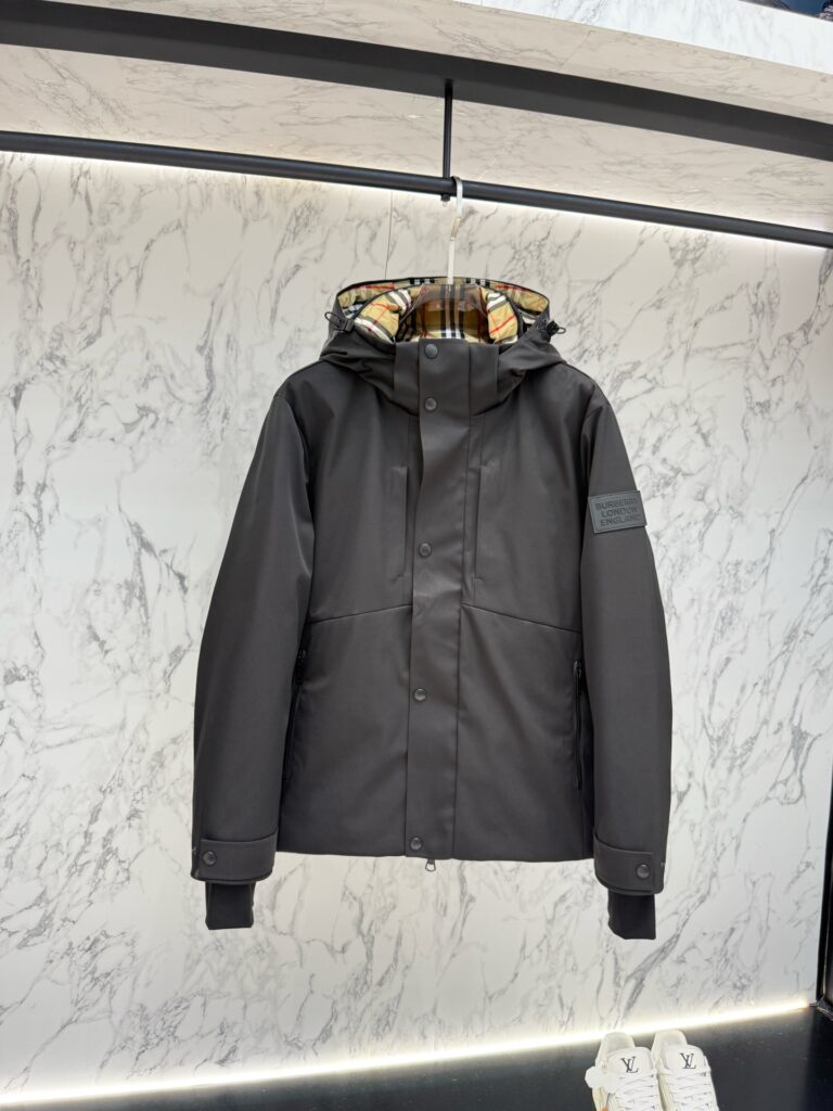 バーバリー「Burberry」秋冬フード付き防寒ダウンジャケット
