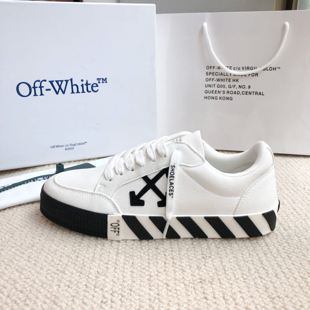 オフホワイト Vulc ローカット カジュアルスケートシューズ