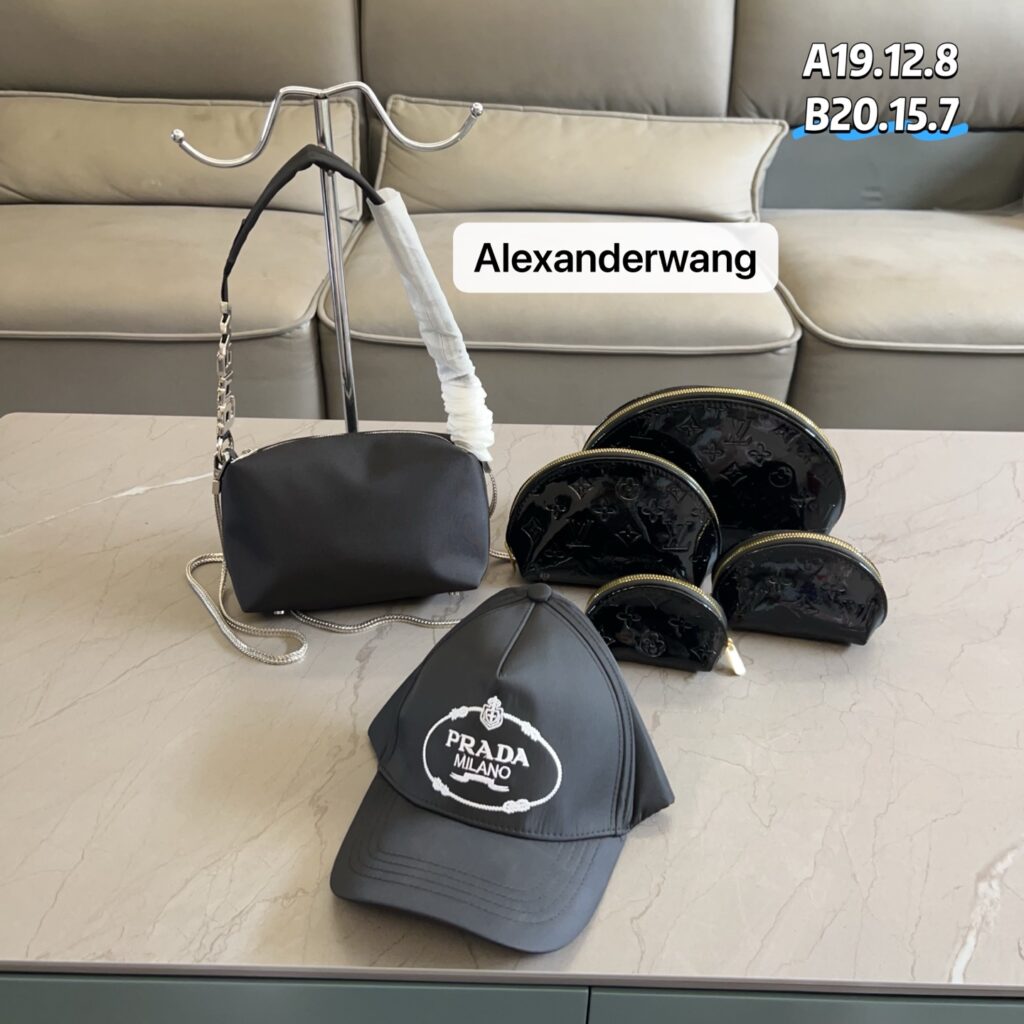 「プラダ」Prada ハンドバッグ＋キャップ＋ポーチ セット 限定セール 大人気販売中