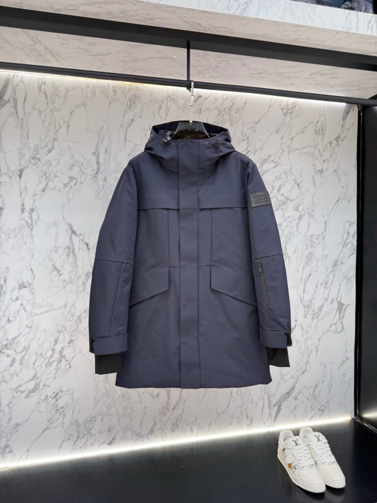 バーバリー「Burberry」秋冬ミドル丈フード付きダウンジャケット