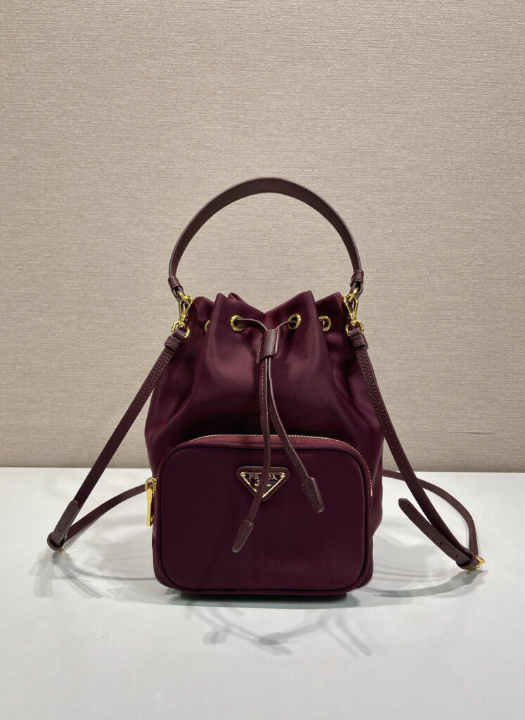 プラダ「Prada」Duet バケットバッグ