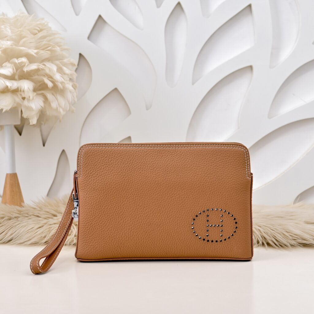 エルメス エヴリン ジップ レザー クラッチバッグ「Evelyne Clutch」