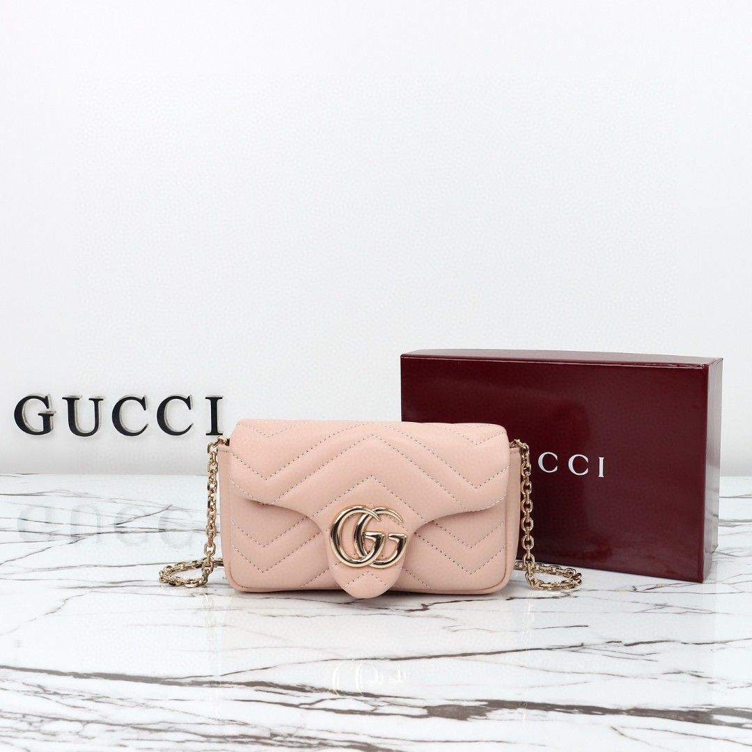 グッチ〔GGマーモント〕ミニ ショルダーバッグ「GG Marmont Bag」