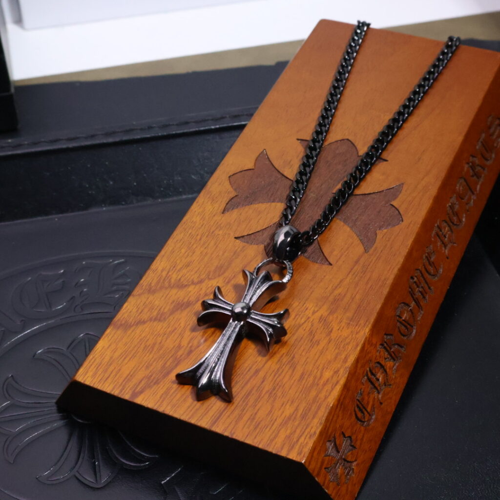 クロムハーツ「Chrome Hearts」チャームペンダント 2026
