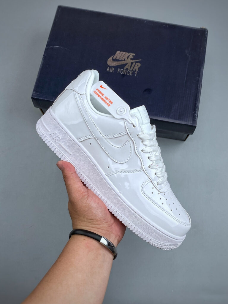 ナイキ エア フォース 1 トレンドスニーカー「Nike Air Force 1」