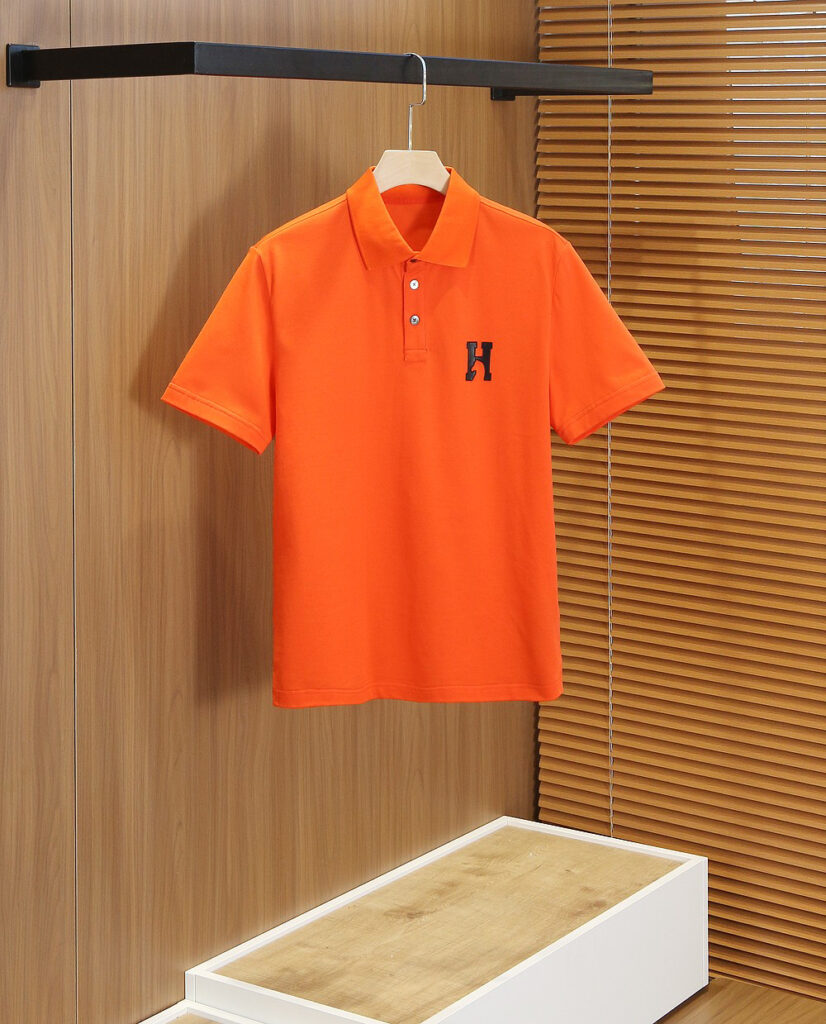 エルメス「Hermès」 春夏2026 刺繍コレクション Tシャツ