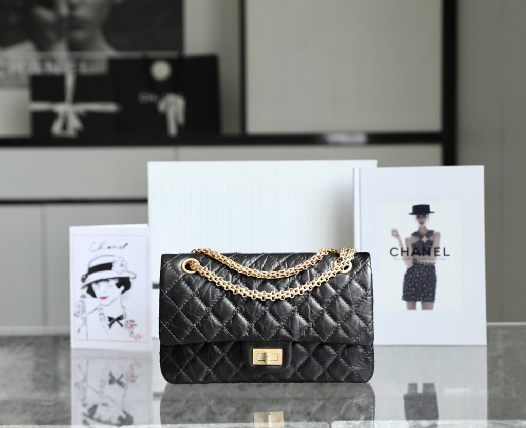 シャネル「Chanel」クラシック フラップバッグ ミディアム