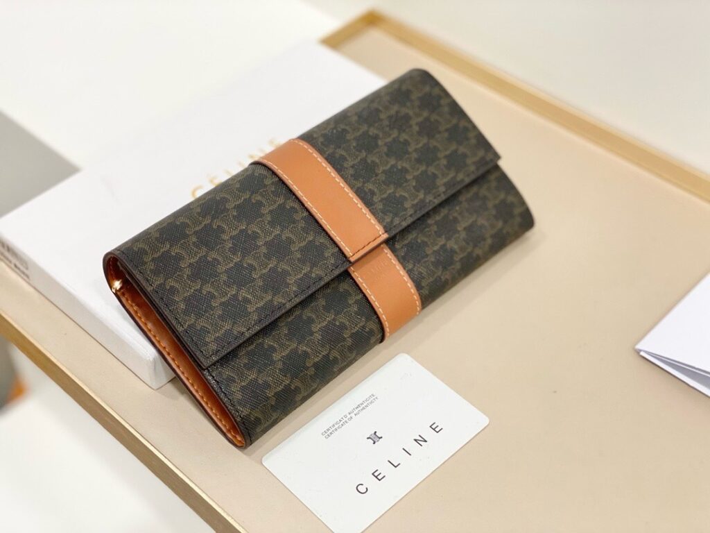 セリーヌ「Celine」TRIOMPHE CANVAS ロングウォレット