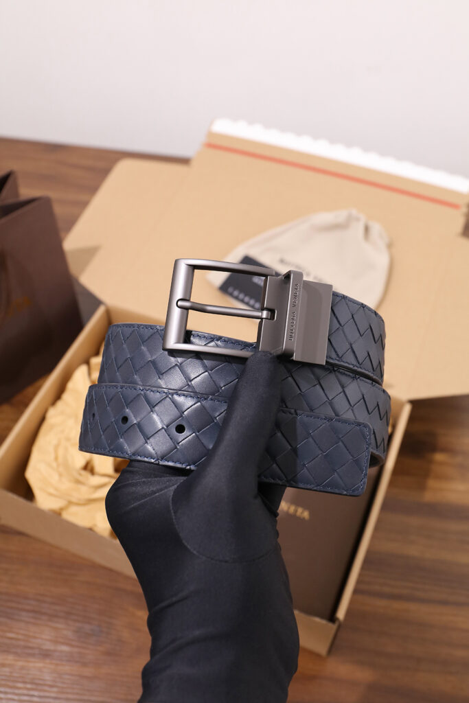 【ブランド品入庫】Bottega Veneta 上質素材ラグジュアリーベルト「全長約 100cm」