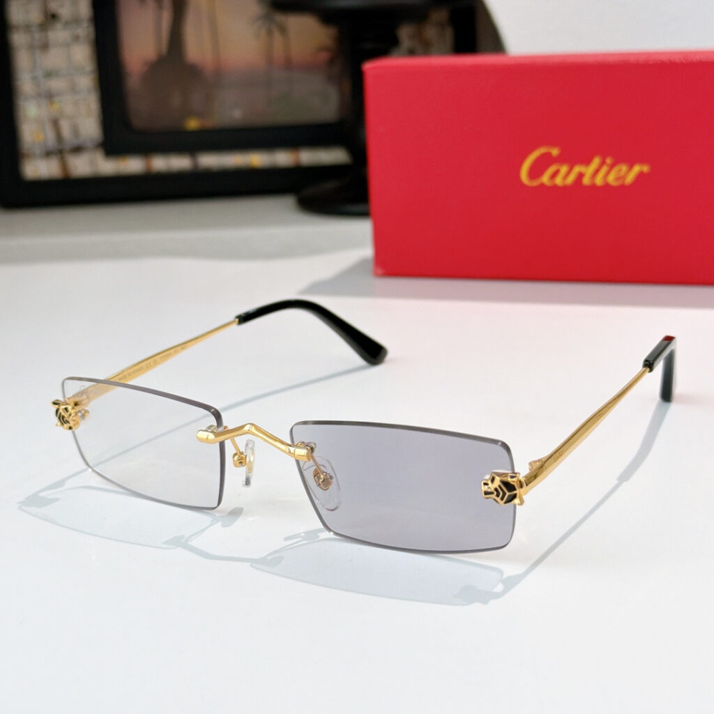 【高級品入庫】Cartier クラシカル貴族風サングラス「上質フレーム」