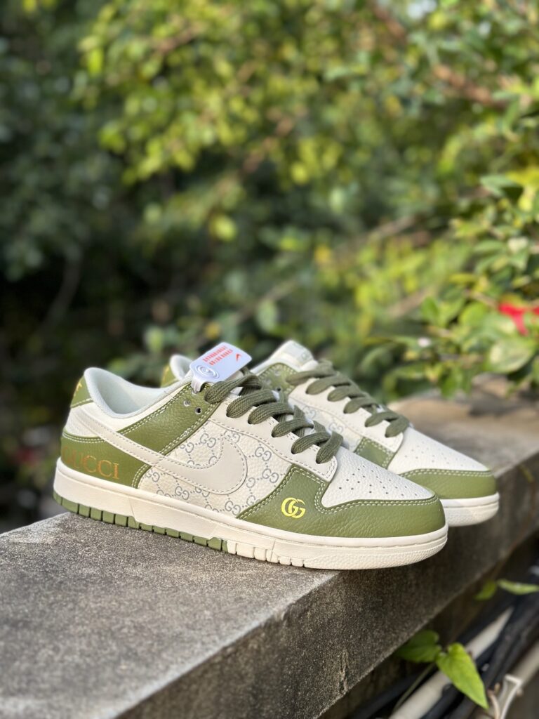 「コラボモデル」Gucci x Nike SB Dunk Low アニバーサリー デザイナーズスニーカー
