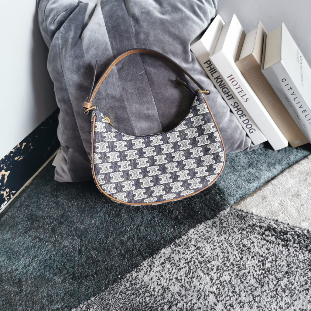 セリーヌ「Celine」AVA デニム ショルダーバッグ