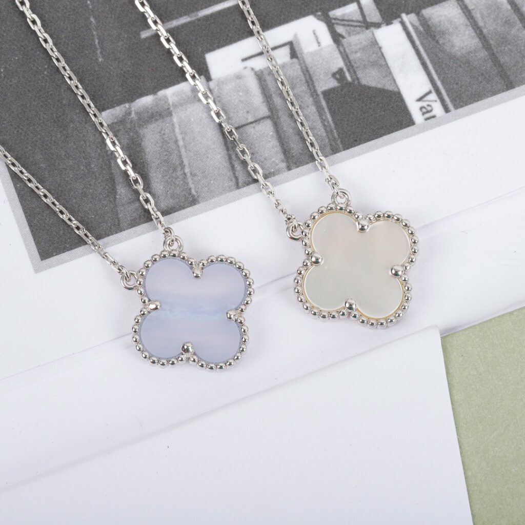 ヴァン クリーフ&アーペル「Van Cleef & Arpels」 Alhambra 四つ葉のクローバー ネックレス長は42cm