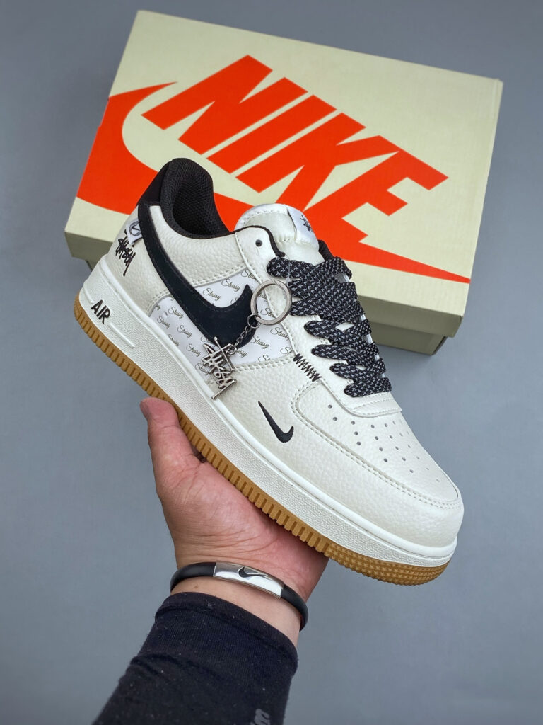 ナイキ エア フォース 1 トレンドスニーカー「Nike Air Force 1」