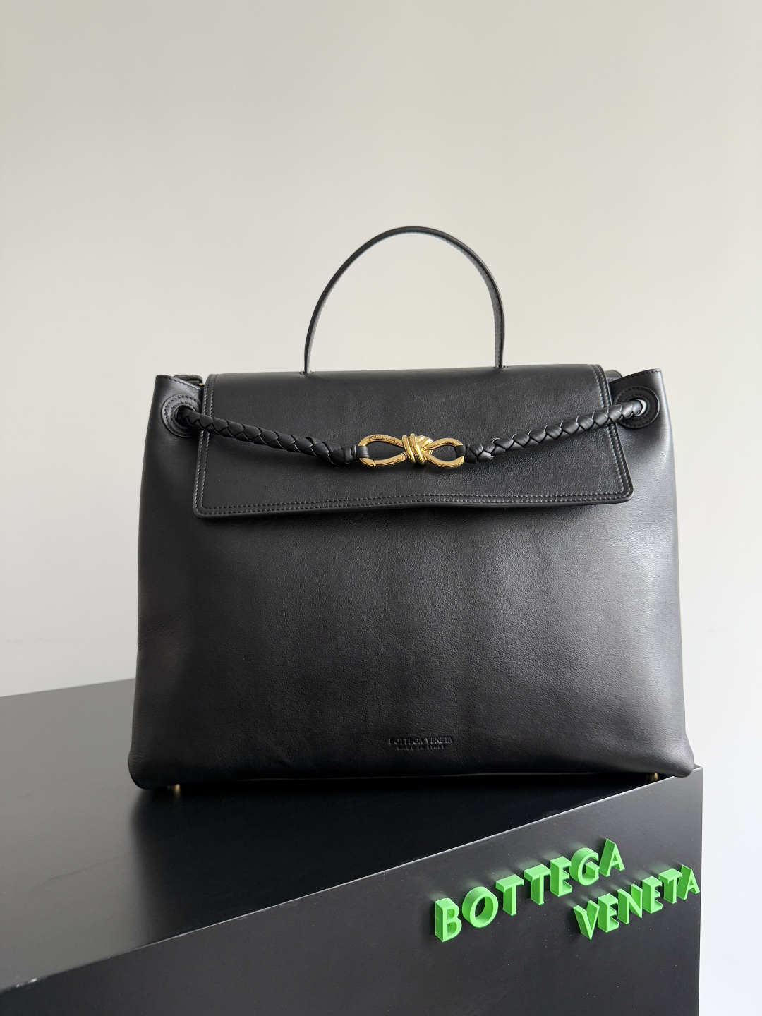 ボッテガ・ヴェネタ「Bottega Veneta」 チャオ チャオ レザートートバッグ