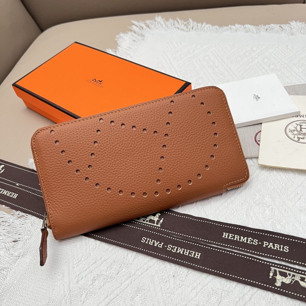 エルメス エヴリンヌ ロング ジップウォレット「Evelyne Wallet」