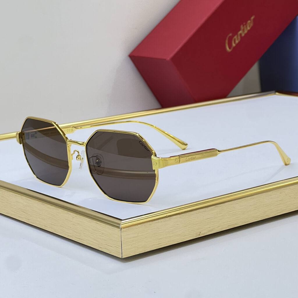【高級品入庫】Cartier クラシカル貴族風サングラス「上質フレーム」