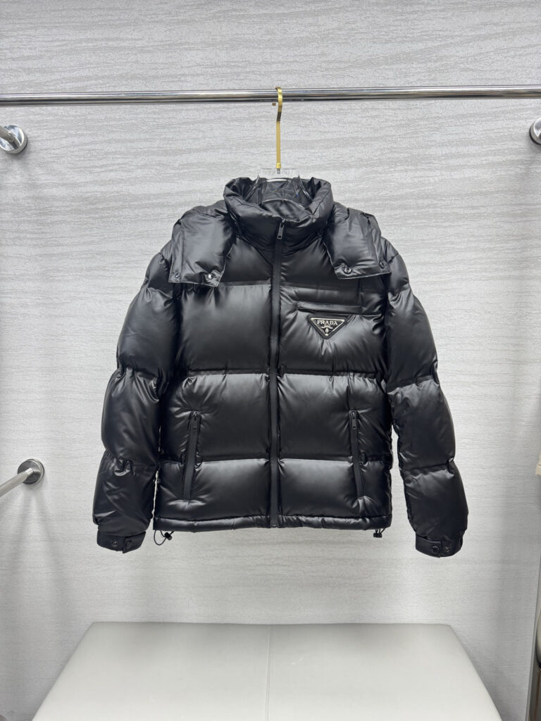 プラダ「Prada」冬用ビジネスミニマルスタイルダウンジャケット
