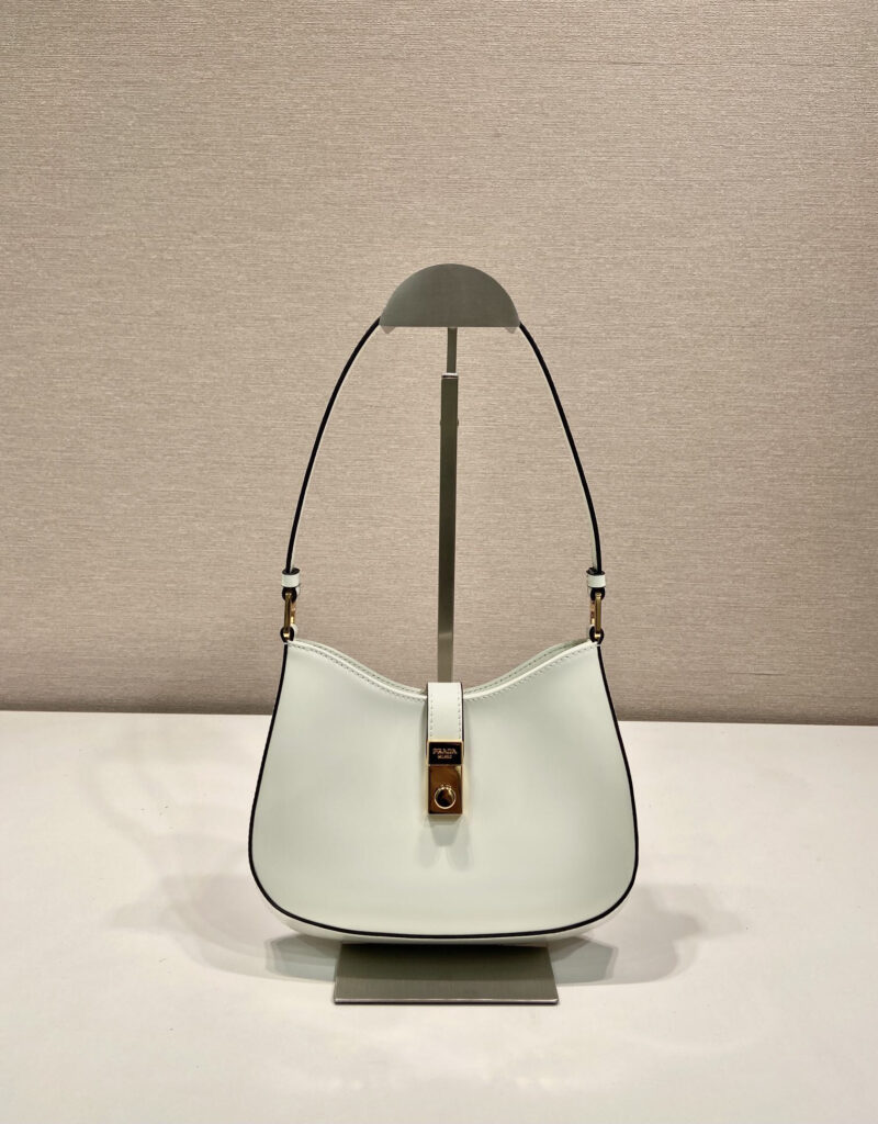 プラダ「Prada」グロスレザーショルダーバッグ