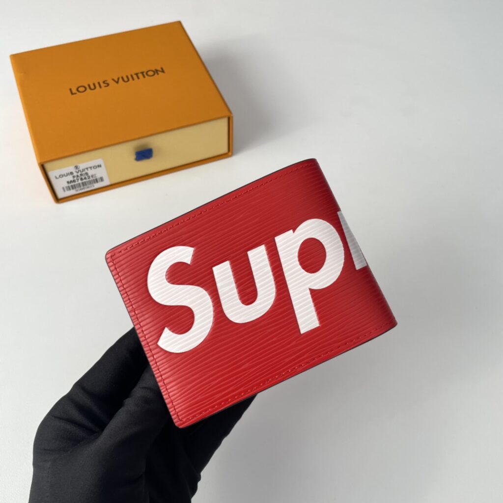 ルイ・ヴィトン「LV x Supreme」コラボ ポルトフォイユ･ミュルティプル