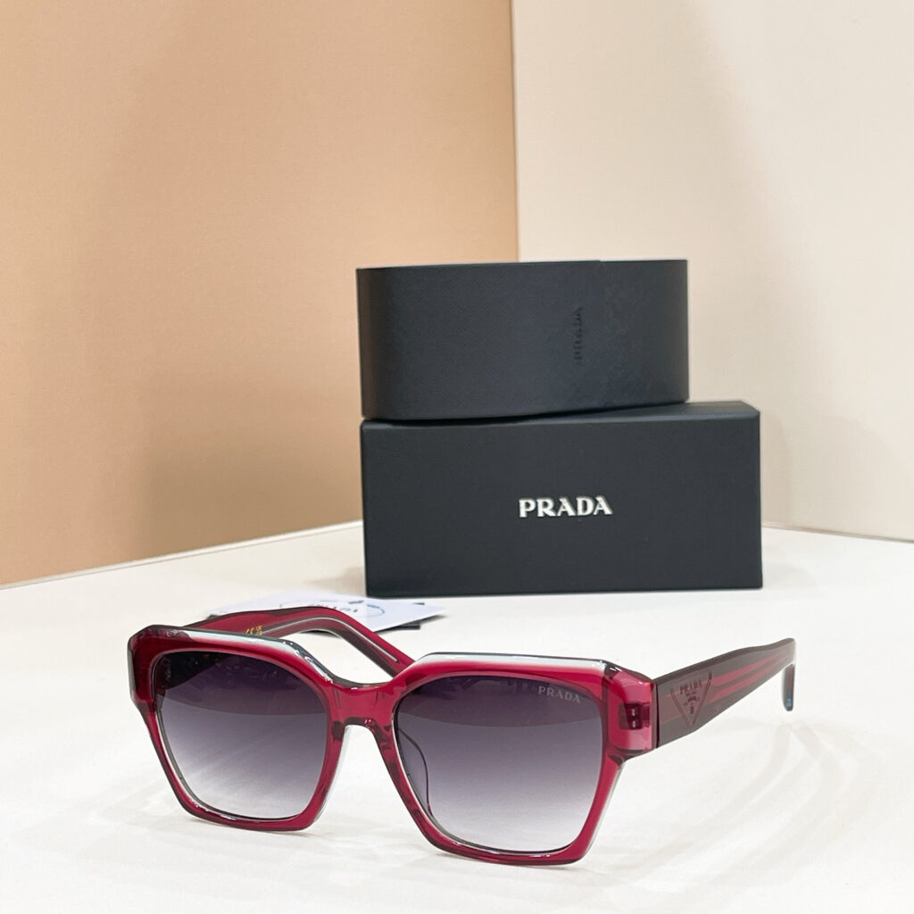 【厳選在庫】Prada ビジネス兼用高級サングラス「全天候遮光」