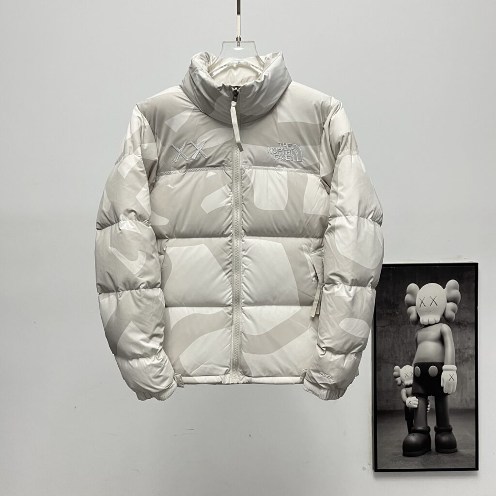 ザ・ノースフェイス XX KAWS 夢のコラボレーション ファッションフーディダウンジャケット 男女兼用