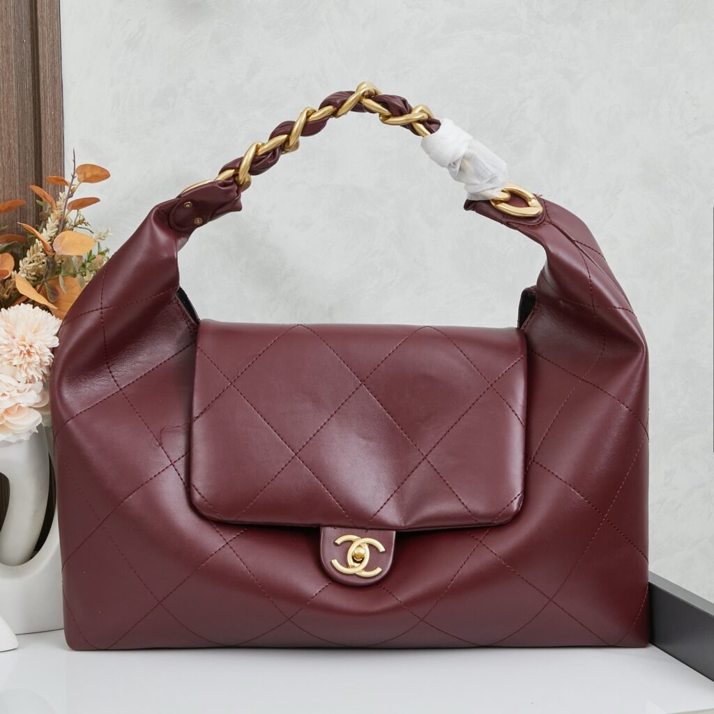 シャネル マキシ ホーボー バッグ「Hobo Bag」