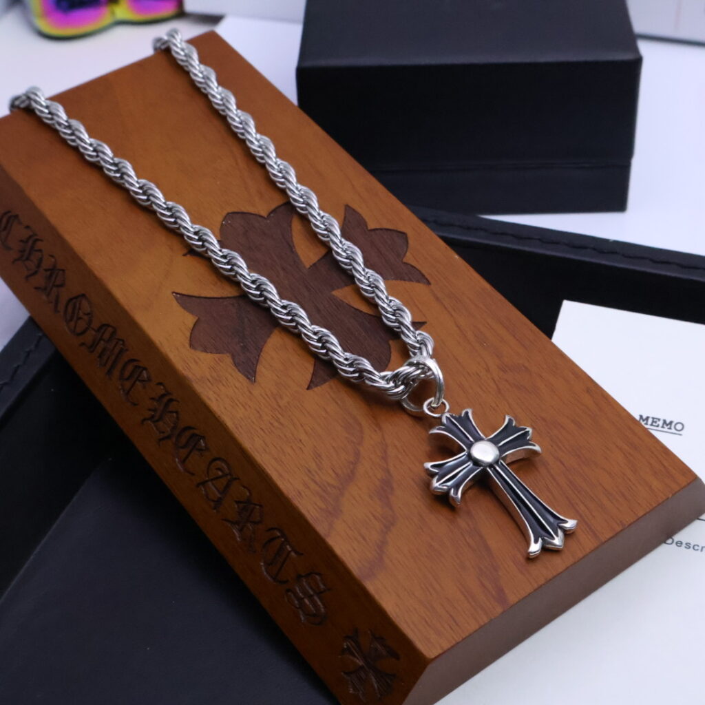 クロムハーツ「Chrome Hearts」チャームペンダント 2026