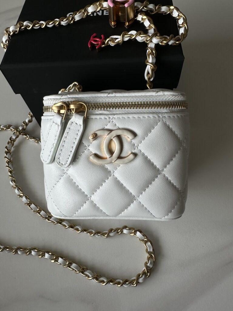 シャネル「Chanel」 クラシック フラップ ミニ チェーンウォレット