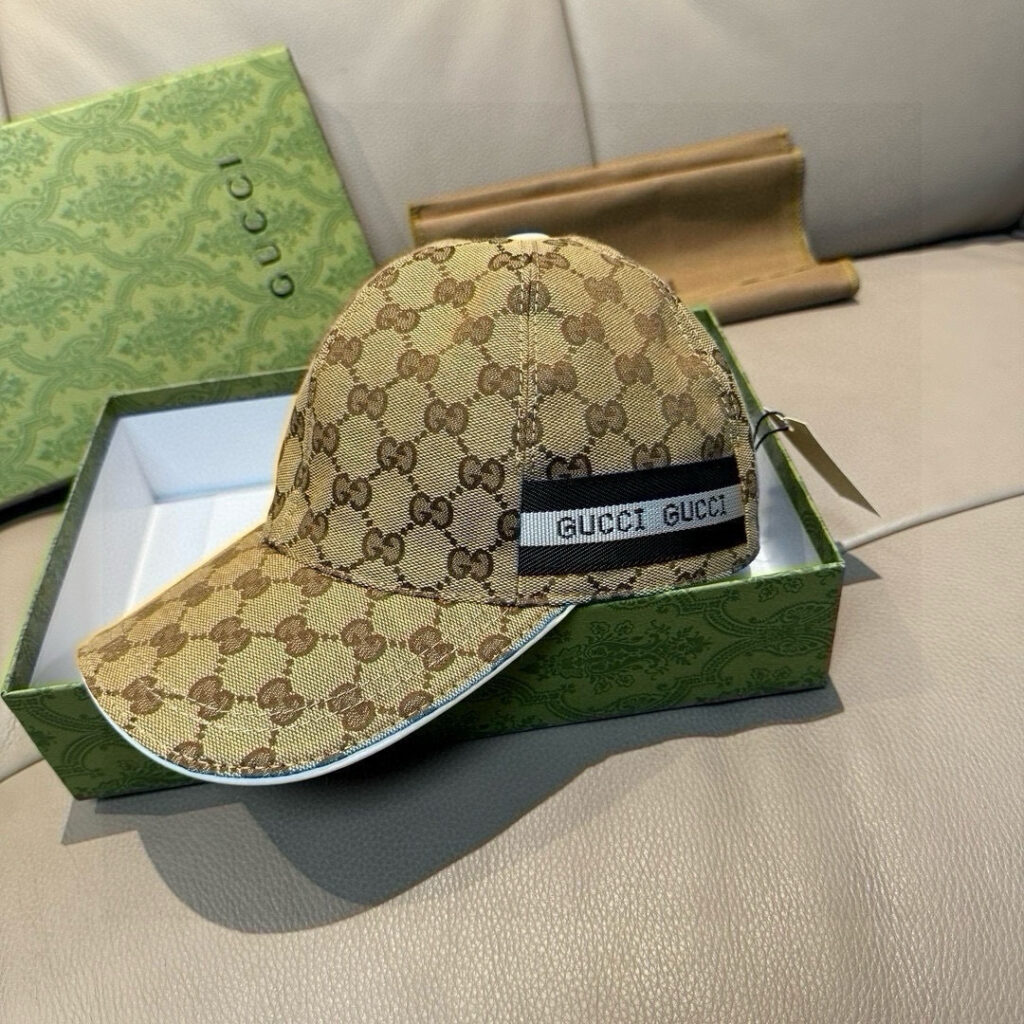 グッチ「Gucci」GGモノグラム ベースボールキャップ