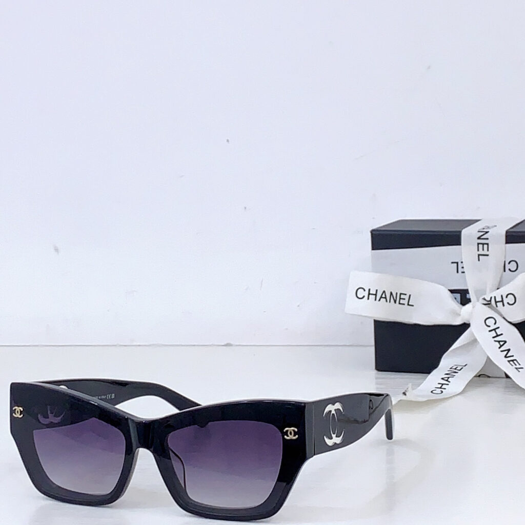 【新作到着】Chanel ハイセンスデザインサングラス「遮光レンズ搭載」